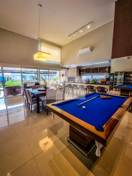 Sobrado beira lago em condomínio fechado: 2ª foto da galeria de imagens do imóvel