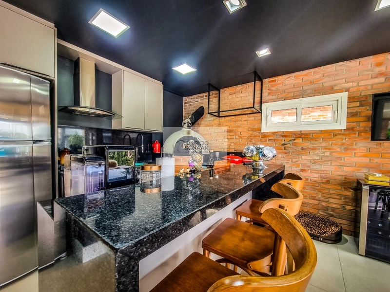 Sobrado beira lago em condomínio fechado: 10ª foto da galeria de imagens do imóvel