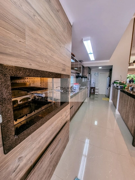 Sobrado beira lago em condomínio fechado: 5ª foto da galeria de imagens do imóvel