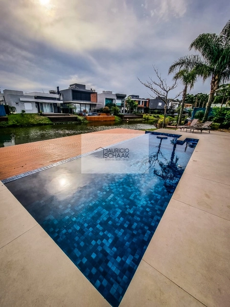 Sobrado beira lago em condomínio fechado: 12ª foto da galeria de imagens do imóvel