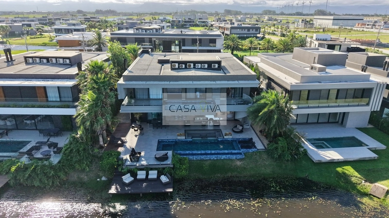 Mansão em condomínio fechado no litoral: 6ª foto da galeria de imagens do imóvel