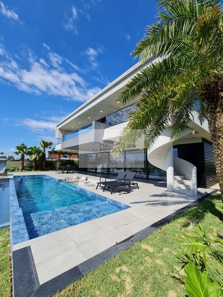 Mansão em condomínio fechado no litoral: 17ª foto da galeria de imagens do imóvel