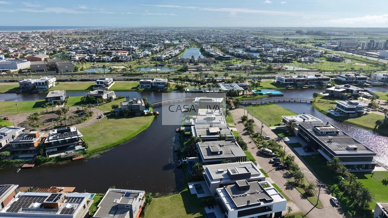 Mansão em condomínio fechado no litoral: 12ª foto da galeria de imagens do imóvel