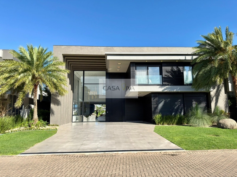 Mansão em condomínio fechado no litoral
