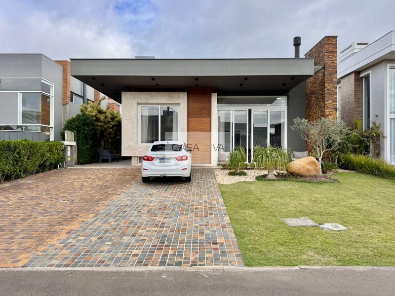 Casa em condomínio fechado em Atlântida