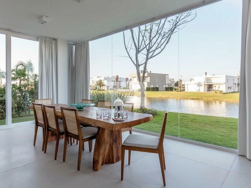 Sobrado beira lago: 3ª foto da galeria de imagens do imóvel