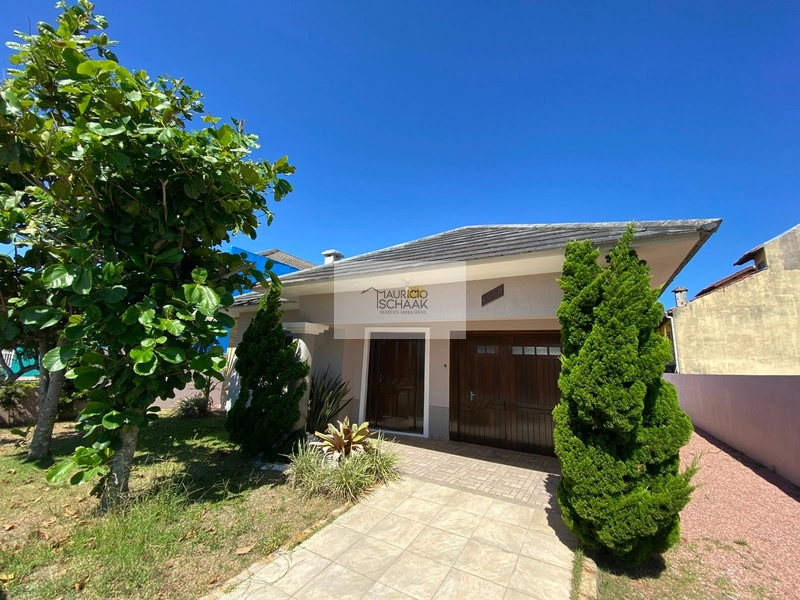 Linda casa em Nova Tramandaí: 1ª foto da galeria de imagens do imóvel