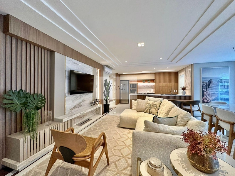 Apartamento de luxo em prédio neoclássico em Capão: 1ª foto da galeria de imagens do imóvel