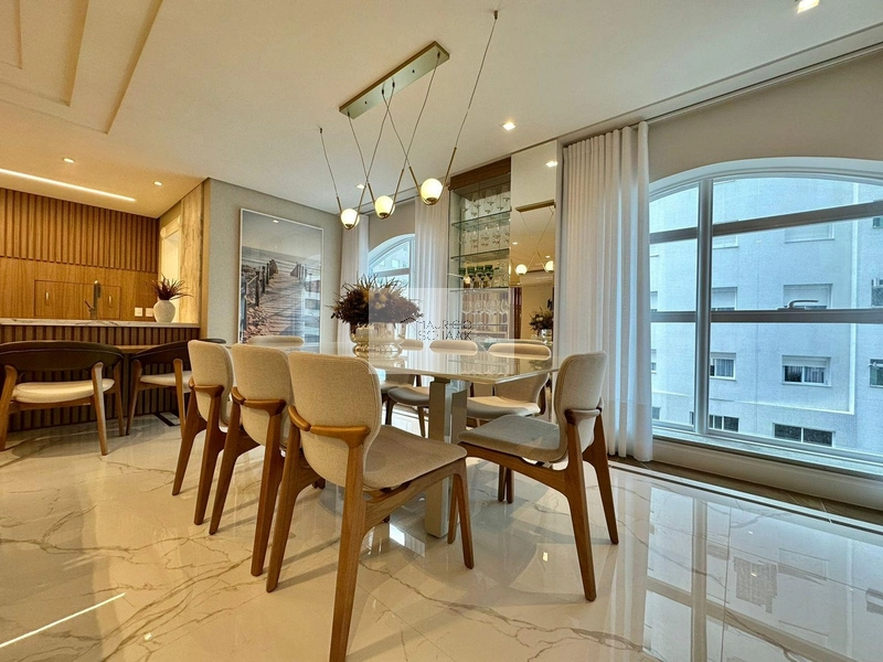 Apartamento de luxo em prédio neoclássico em Capão: 4ª foto da galeria de imagens do imóvel