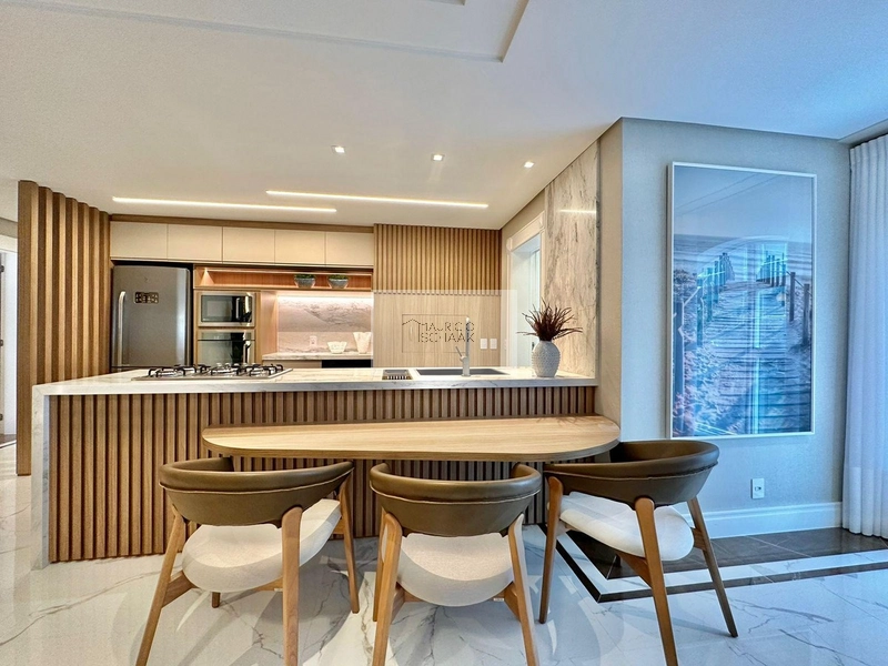 Apartamento de luxo em prédio neoclássico em Capão: 6ª foto da galeria de imagens do imóvel
