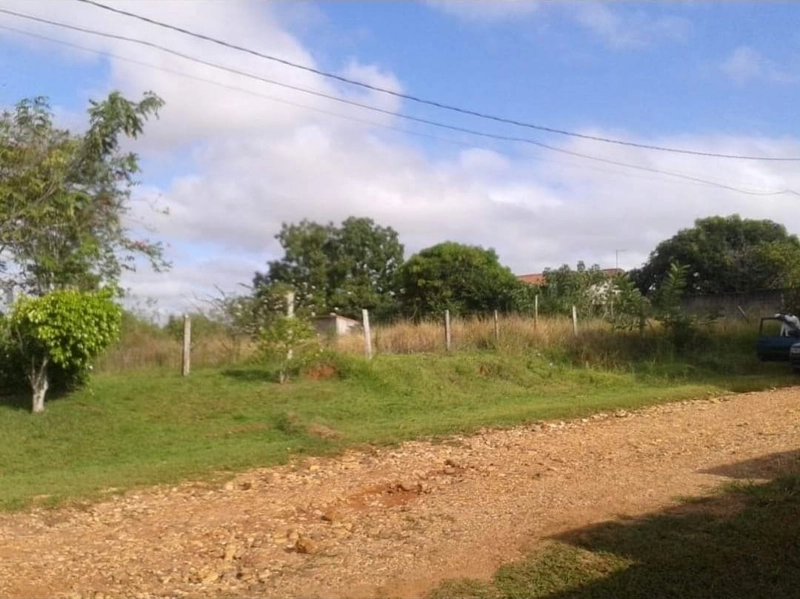 Lote bem localizado: 1ª foto da galeria de imagens do imóvel