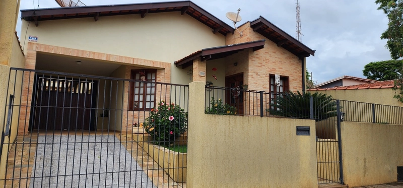 Excelente casa a venda no bairro dr Laurindo: 1ª foto da galeria de imagens do imóvel