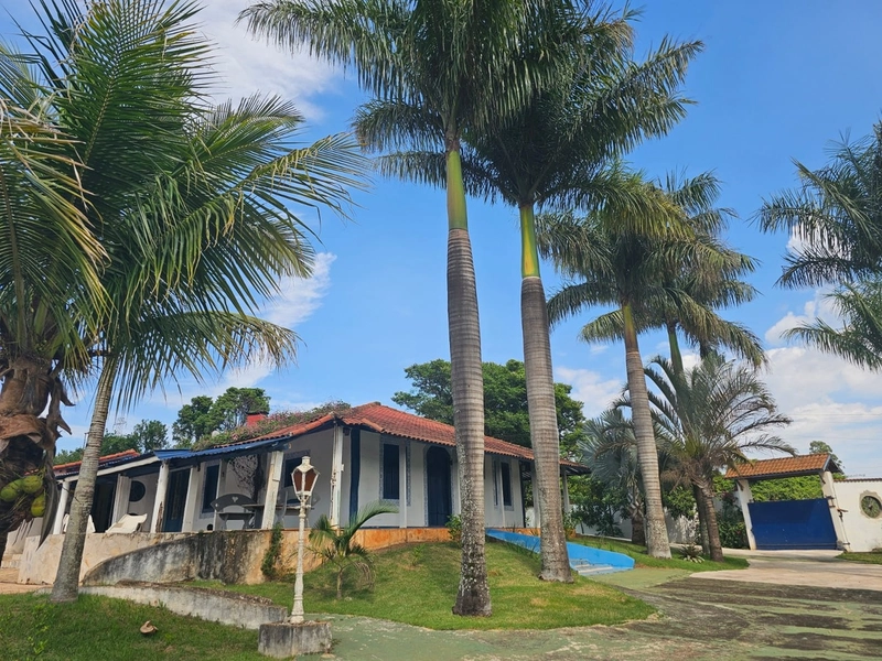 Linda chácara com área de terreno de 5.490 m2 com casas centenárias: 1ª foto da galeria de imagens do imóvel