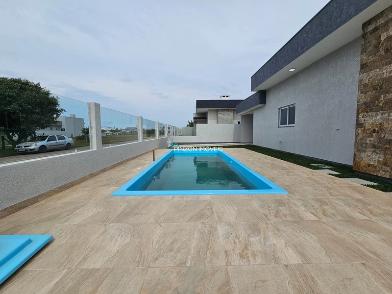CASA A VENDA COM PISCINA EM ARROIO DO SAL - BAIRRO CAMBOIM: 9ª foto da galeria de imagens do imóvel