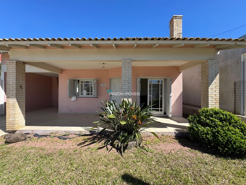 CASA PRÓXIMA À PRAIA: 1ª foto da galeria de imagens do imóvel