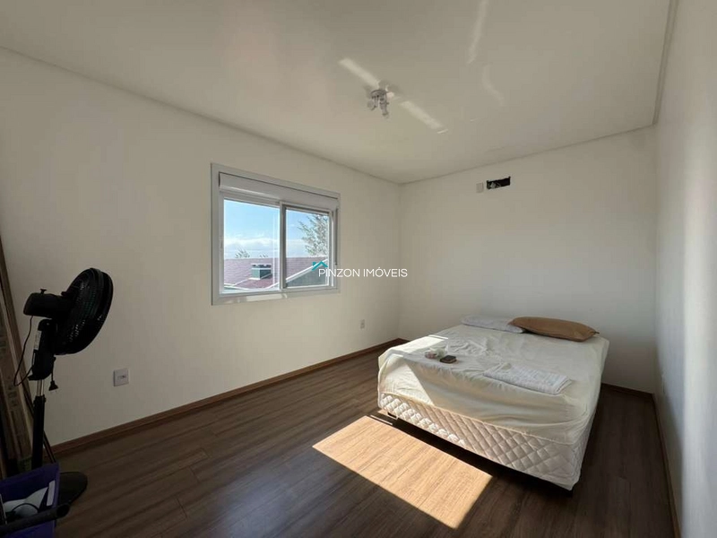 SOBRADO PRÓXIMO DO CENTRO EM ATLÂNTIDA SUL: 3ª foto da galeria de imagens do imóvel