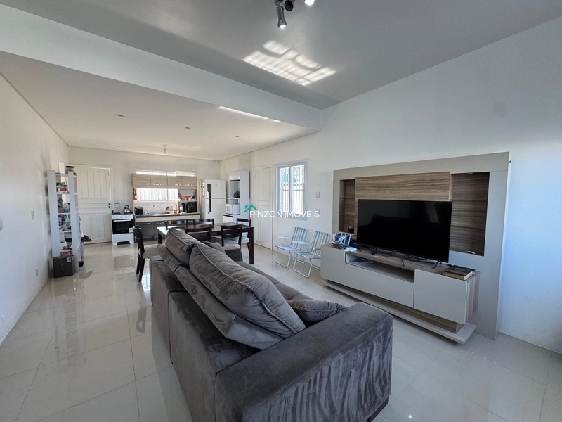 SOBRADO PRÓXIMO DO CENTRO EM ATLÂNTIDA SUL: 15ª foto da galeria de imagens do imóvel