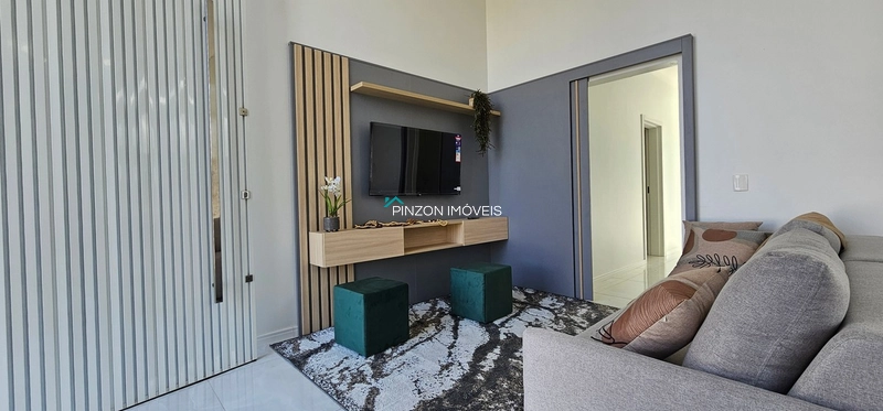 CASA COM 03 DORMITÓRIOS E PISCINA NO BALNEÁRIO VISTA ALEGRE: 3ª foto da galeria de imagens do imóvel