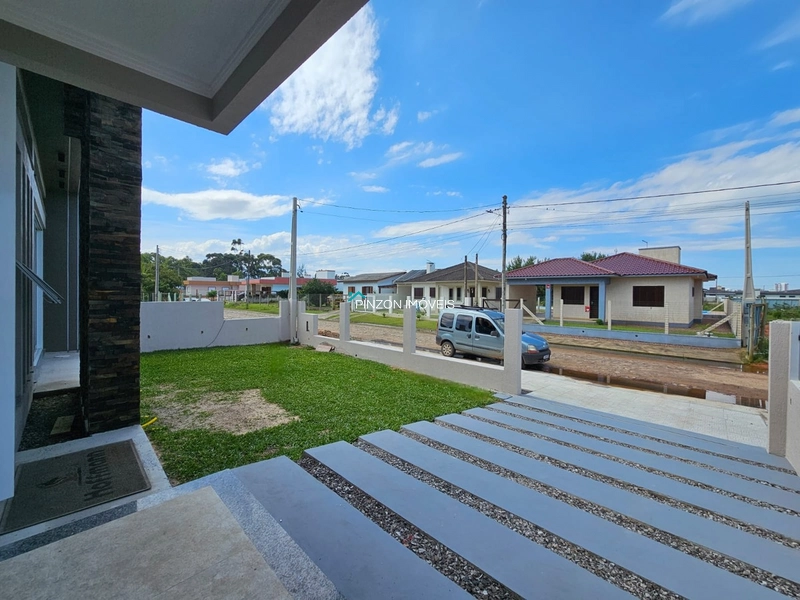 CASA COM 03 DORMITÓRIOS E PISCINA NO BALNEÁRIO VISTA ALEGRE: 6ª foto da galeria de imagens do imóvel