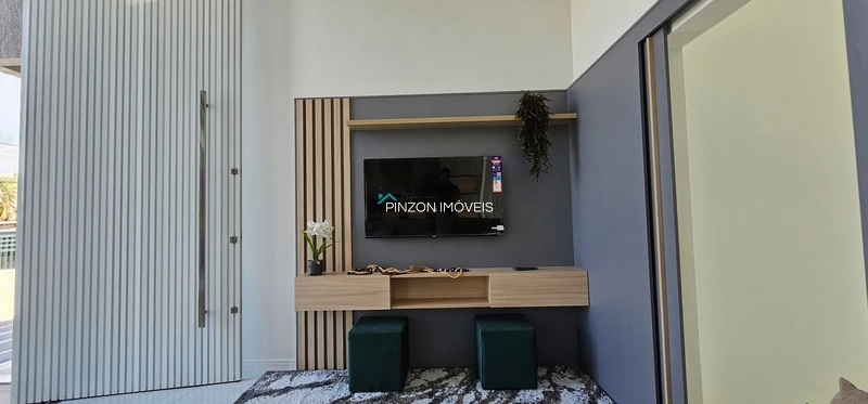 CASA COM 03 DORMITÓRIOS E PISCINA NO BALNEÁRIO VISTA ALEGRE: 4ª foto da galeria de imagens do imóvel