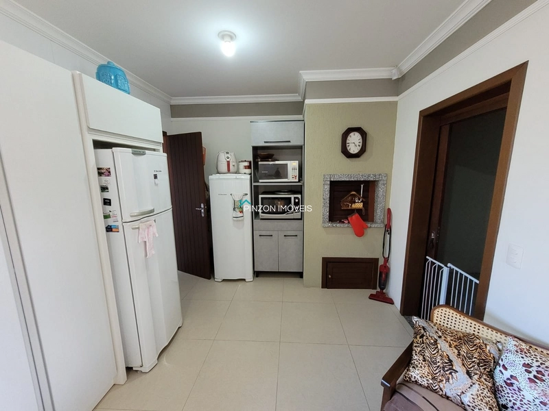 CASA MOBILIADA PRÓXIMA AO CENTRO DE ARROIO DO SAL: 13ª foto da galeria de imagens do imóvel