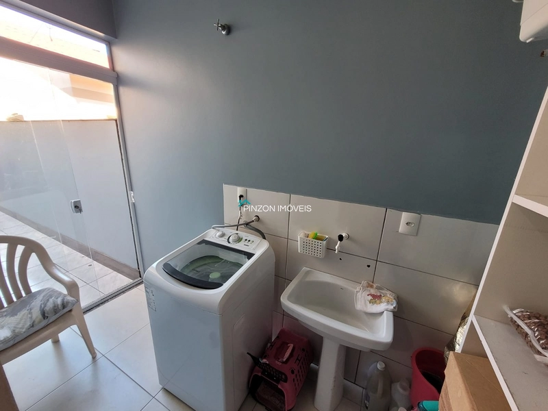 CASA MOBILIADA PRÓXIMA AO CENTRO DE ARROIO DO SAL: 15ª foto da galeria de imagens do imóvel