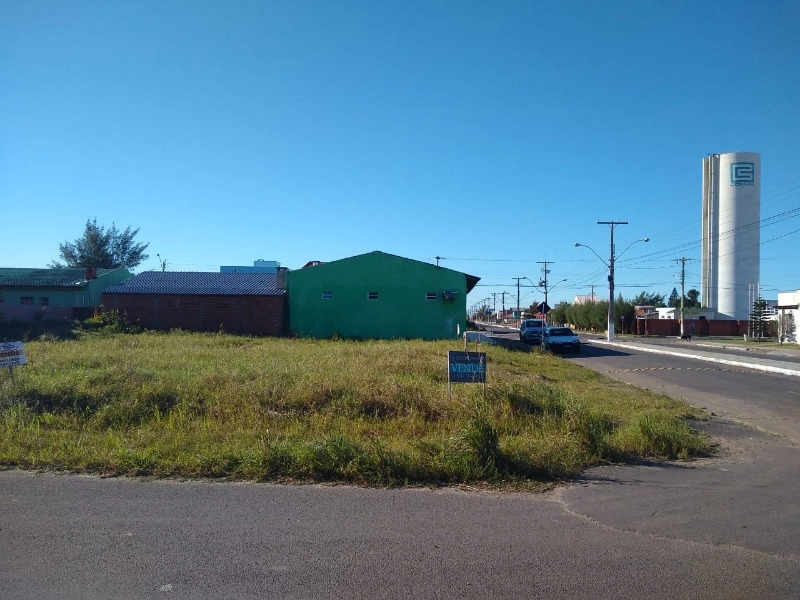 Terreno no centro de Atlântida Sul.: 1ª foto da galeria de imagens do imóvel