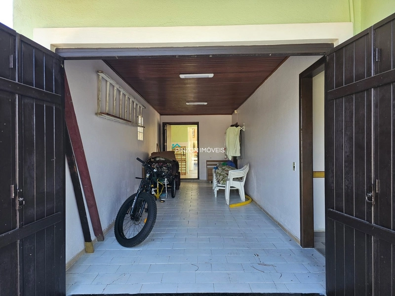 CASA COM 03 DORMITÓRIOS, QUIOSQUE E PISCINA EM AREIAS BRANCAS.: 12ª foto da galeria de imagens do imóvel