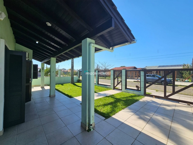 CASA COM 03 DORMITÓRIOS, QUIOSQUE E PISCINA EM AREIAS BRANCAS.: 8ª foto da galeria de imagens do imóvel