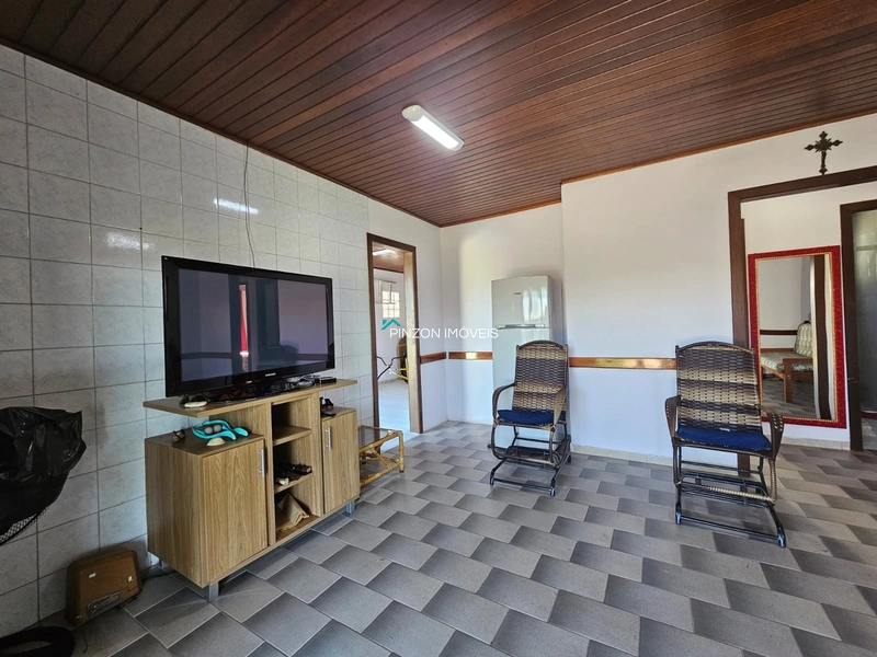 CASA COM 03 DORMITÓRIOS, QUIOSQUE E PISCINA EM AREIAS BRANCAS.: 9ª foto da galeria de imagens do imóvel