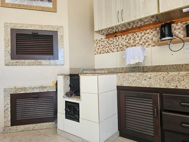 CASA COM 03 DORMITÓRIOS, QUIOSQUE E PISCINA EM AREIAS BRANCAS.: 25ª foto da galeria de imagens do imóvel