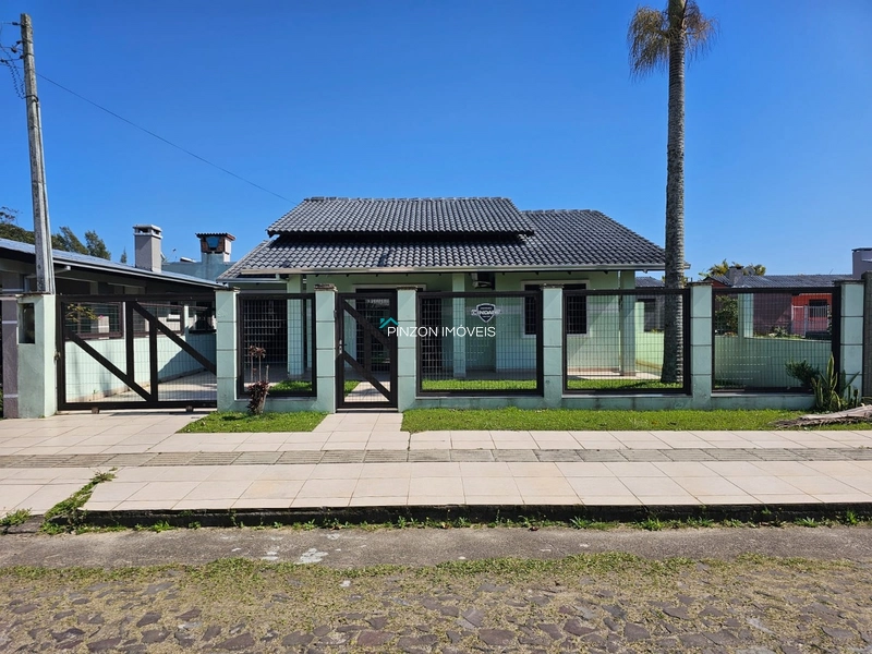 CASA COM 03 DORMITÓRIOS, QUIOSQUE E PISCINA EM AREIAS BRANCAS.: 2ª foto da galeria de imagens do imóvel