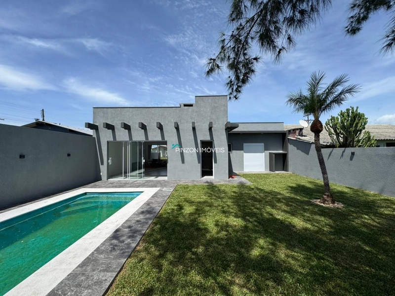 CASA EM OBRA EM UMA DAS PRINCIPAIS AVENIDAS DE ATLÂNTIDA SUL: 2ª foto da galeria de imagens do imóvel