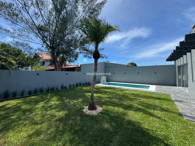 CASA EM OBRA EM UMA DAS PRINCIPAIS AVENIDAS DE ATLÂNTIDA SUL: 5ª foto da galeria de imagens do imóvel