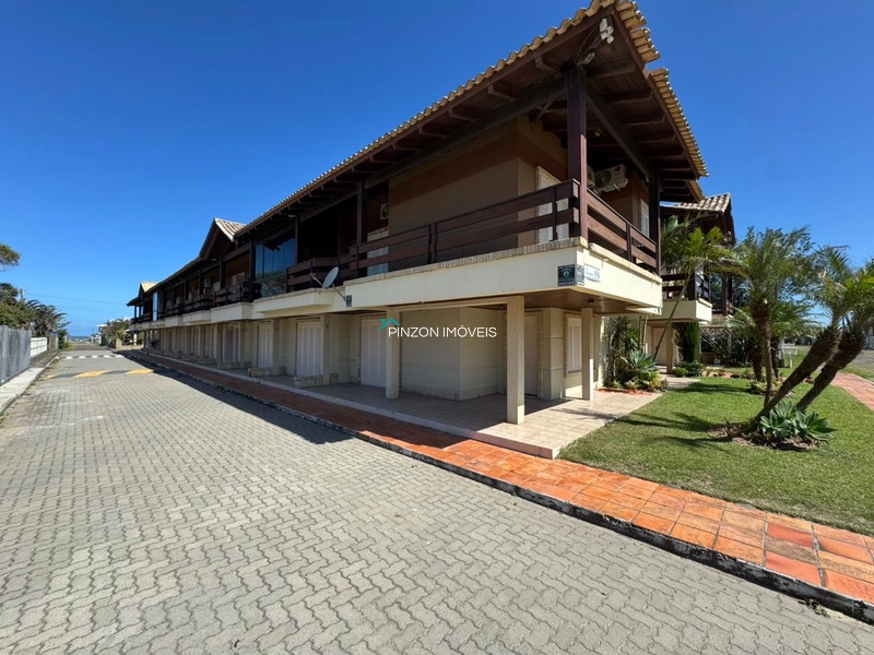 DUPLEX PRÓXIMO DA PRAIA EM XANGRI-LÁ.