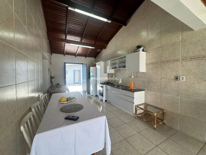 CASA COM PISCINA À 300M DA PRAIA: 22ª foto da galeria de imagens do imóvel