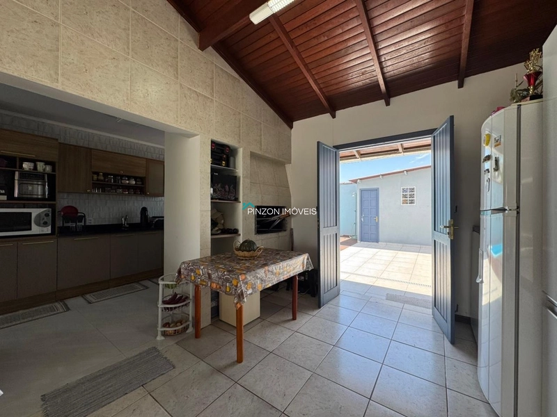 CASA COM PISCINA À 300M DA PRAIA: 23ª foto da galeria de imagens do imóvel