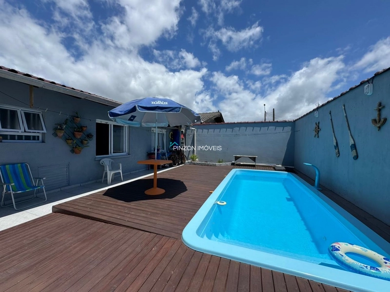 CASA COM PISCINA À 300M DA PRAIA: 7ª foto da galeria de imagens do imóvel