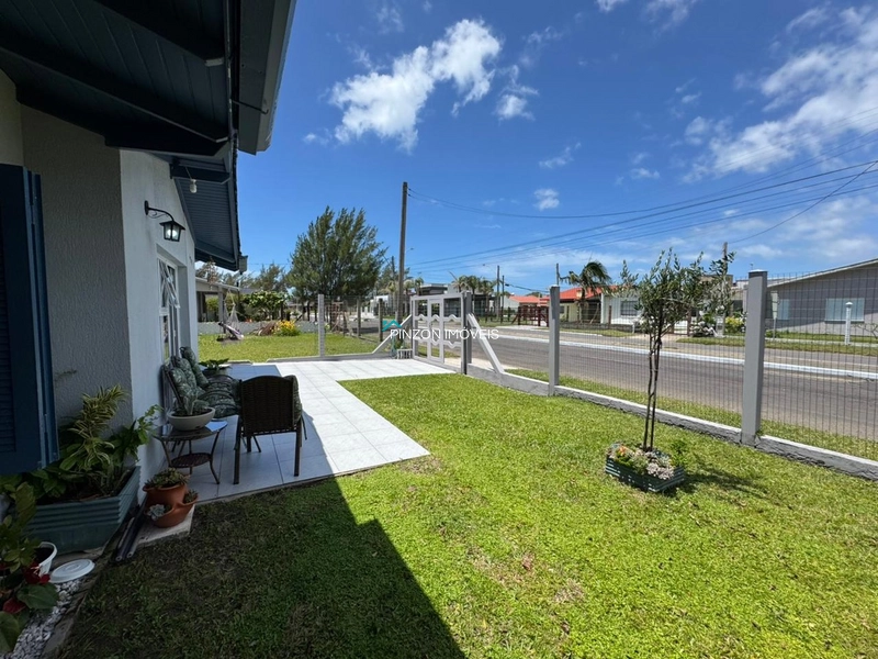 CASA COM PISCINA À 300M DA PRAIA: 3ª foto da galeria de imagens do imóvel
