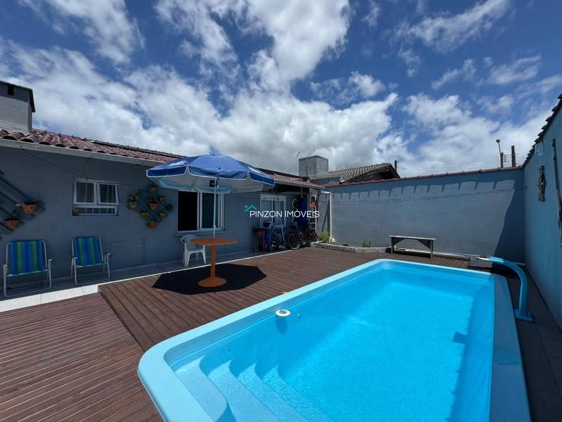 CASA COM PISCINA À 300M DA PRAIA: 5ª foto da galeria de imagens do imóvel