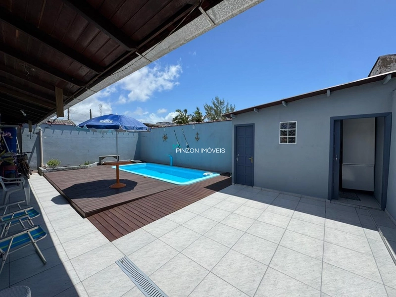 CASA COM PISCINA À 300M DA PRAIA: 6ª foto da galeria de imagens do imóvel