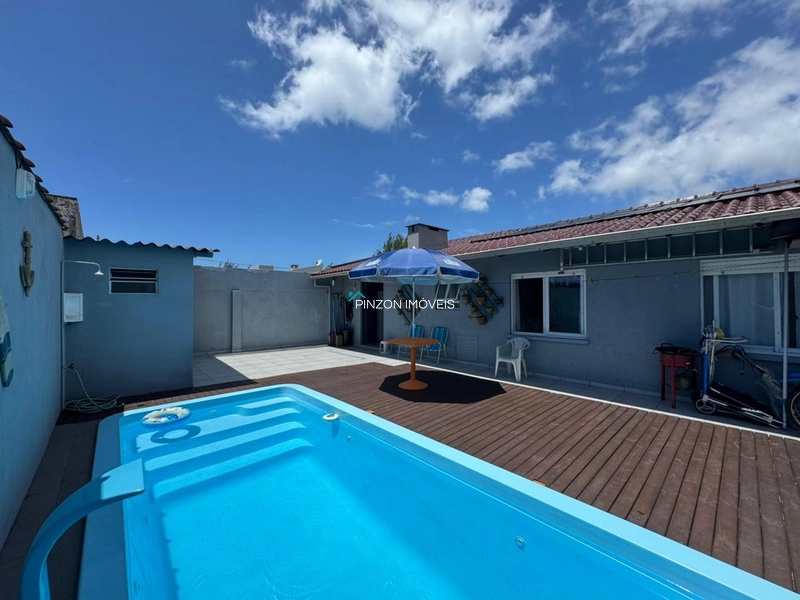 CASA COM PISCINA À 300M DA PRAIA: 4ª foto da galeria de imagens do imóvel