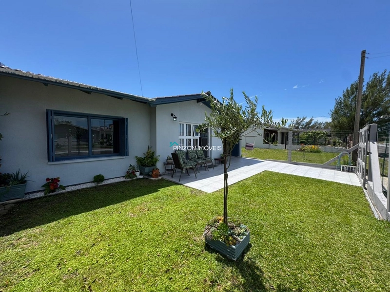 CASA COM PISCINA À 300M DA PRAIA: 2ª foto da galeria de imagens do imóvel