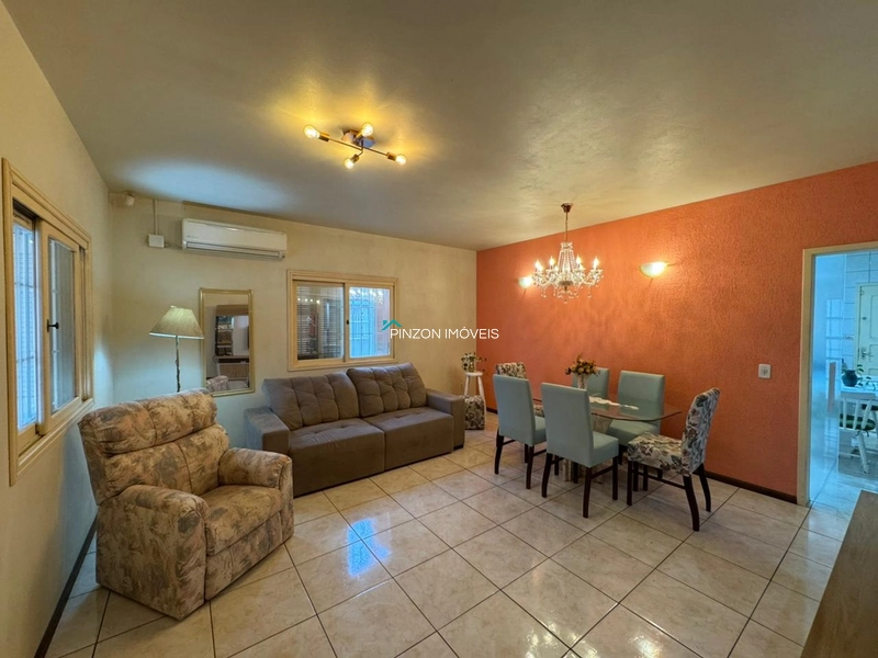 CASA À VENDA EM ATLÂNTIDA SUL: 3ª foto da galeria de imagens do imóvel