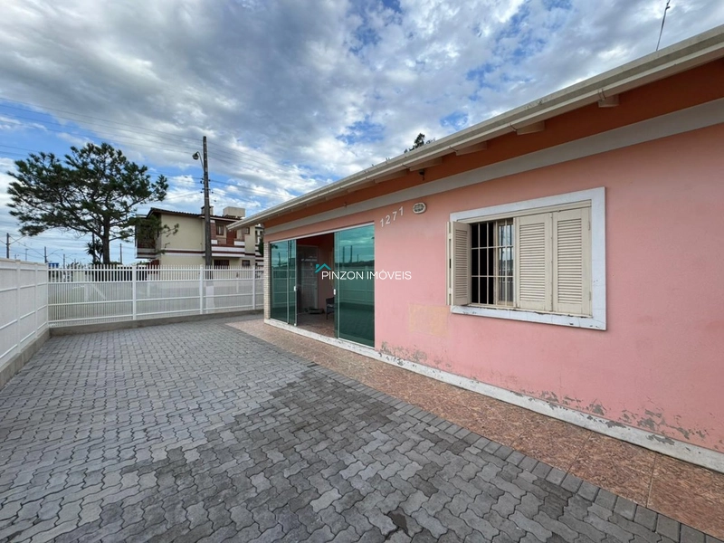 CASA À VENDA EM ATLÂNTIDA SUL: 2ª foto da galeria de imagens do imóvel