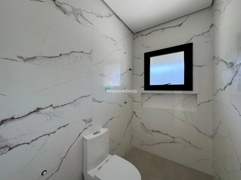 Casa a poucos metros do centro com piscina.: 12ª foto da galeria de imagens do imóvel