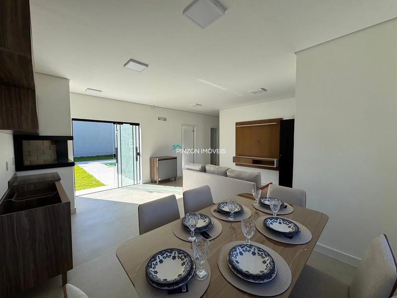 Casa a poucos metros do centro com piscina.: 7ª foto da galeria de imagens do imóvel