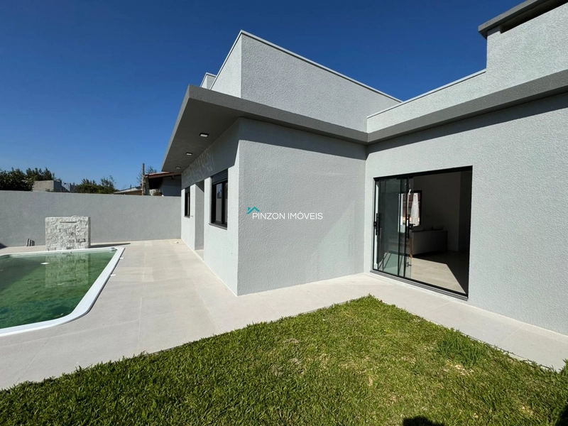 Casa a poucos metros do centro com piscina.: 4ª foto da galeria de imagens do imóvel