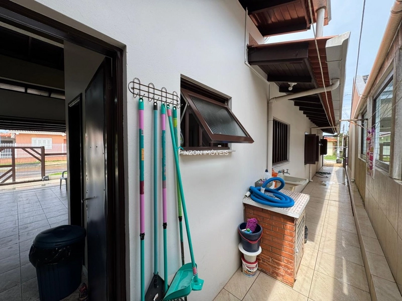 CASA COM PISCINA A 300 METROS DA PRAIA: 24ª foto da galeria de imagens do imóvel