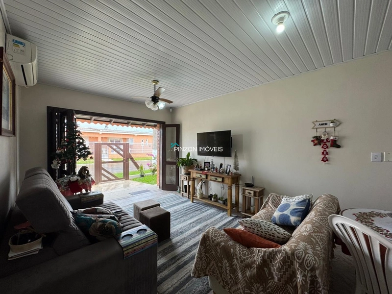 CASA COM PISCINA A 300 METROS DA PRAIA: 13ª foto da galeria de imagens do imóvel